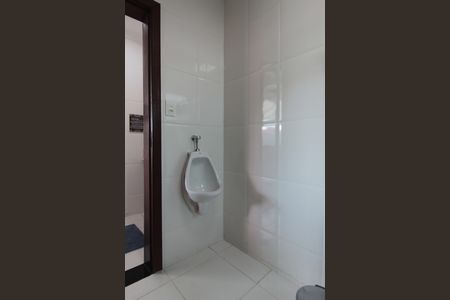 Casa à venda com 216m², 4 quartos e 4 vagasBanheiro Social 2