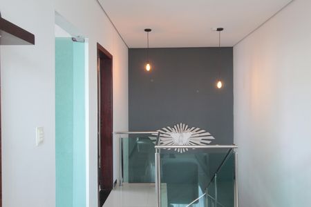 Casa à venda com 216m², 4 quartos e 4 vagasSala de TV