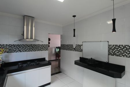 Casa à venda com 216m², 4 quartos e 4 vagasCozinha