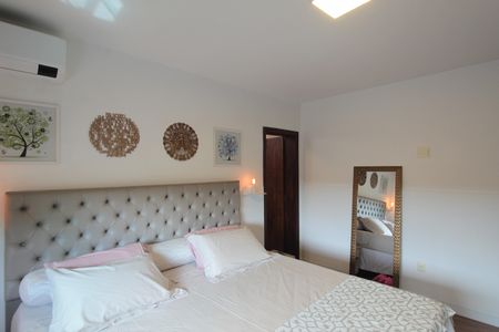 Casa à venda com 216m², 4 quartos e 4 vagasSuite 1