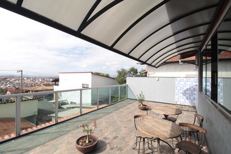 Casa à venda com 216m², 4 quartos e 4 vagasVaranda
