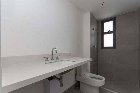 Apartamento à venda com 201m², 3 quartos e 3 vagasBanheiro do quarto 2 Suíte