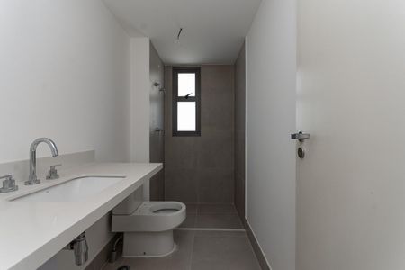 Apartamento à venda com 201m², 3 quartos e 3 vagas Apartamento à venda com 201m², 3 quartos e 3 vagasBanheiro do quarto 2 Suíte