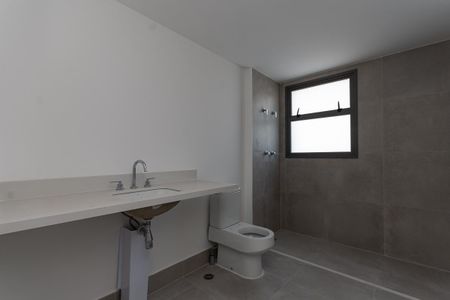 Apartamento à venda com 201m², 3 quartos e 3 vagas Apartamento à venda com 201m², 3 quartos e 3 vagasBanheiro do quarto 3 Suíte