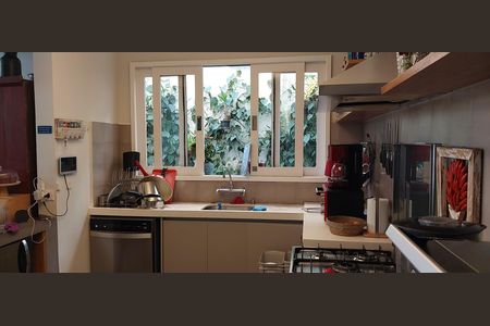 Casa para alugar com 450m², 4 quartos e 2 vagas Casa para alugar com 450m², 4 quartos e 2 vagasCozinha