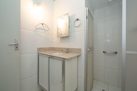 Apartamento à venda com 96m², 3 quartos e 1 vaga Apartamento à venda com 96m², 3 quartos e 1 vagaBanheiro social
