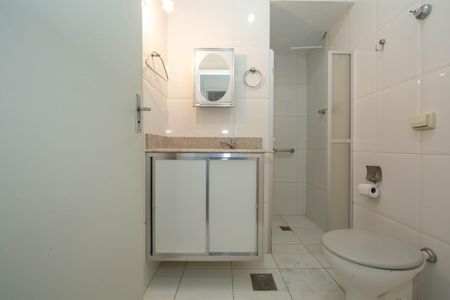 Apartamento à venda com 96m², 3 quartos e 1 vaga Apartamento à venda com 96m², 3 quartos e 1 vagaBanheiro social