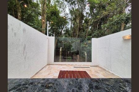 Casa à venda com 110m², 3 quartos e 2 vagas Casa à venda com 110m², 3 quartos e 2 vagasVaranda