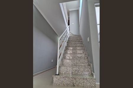 Sala de casa à venda com 3 quartos, 110m² em Vila Pedra Branca, São Paulo
