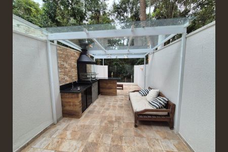 Casa à venda com 110m², 3 quartos e 2 vagas Casa à venda com 110m², 3 quartos e 2 vagasÁrea externa