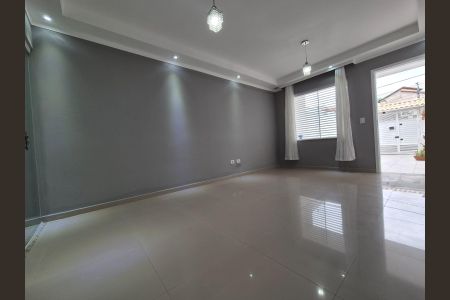 Sala de casa à venda com 3 quartos, 110m² em Vila Pedra Branca, São Paulo
