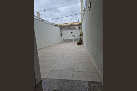 Casa à venda com 110m², 3 quartos e 2 vagas Casa à venda com 110m², 3 quartos e 2 vagasÁrea externa