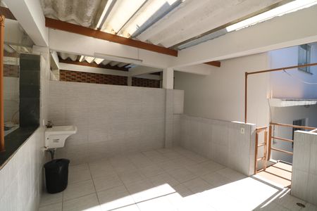 Área de Serviço de casa para alugar com 2 quartos, 60m² em Vila Bela, São Paulo