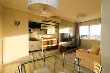 Sala de apartamento para alugar com 2 quartos, 75m² em Santo Antônio, Porto Alegre