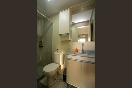 Apartamento para alugar com 75m², 2 quartos e 1 vaga Apartamento para alugar com 75m², 2 quartos e 1 vagaBanheiro da Suíte
