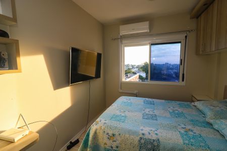 Quarto Suíte de apartamento para alugar com 2 quartos, 75m² em Santo Antônio, Porto Alegre
