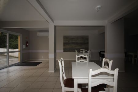 Apartamento para alugar com 75m², 2 quartos e 1 vaga Apartamento para alugar com 75m², 2 quartos e 1 vagaÁrea comum - Salão de festas 1