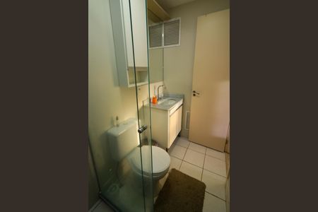 Apartamento para alugar com 75m², 2 quartos e 1 vaga Apartamento para alugar com 75m², 2 quartos e 1 vagaBanheiro da Suíte