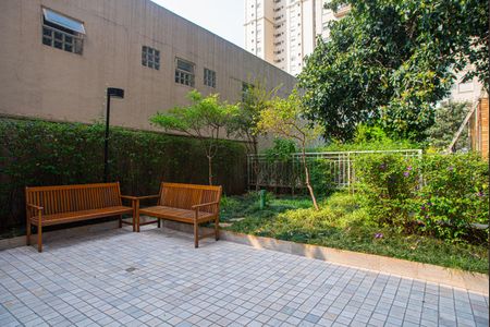 Apartamento para alugar com 240m², 3 quartos e 2 vagas Apartamento para alugar com 240m², 3 quartos e 2 vagasÁrea comum - Jardim