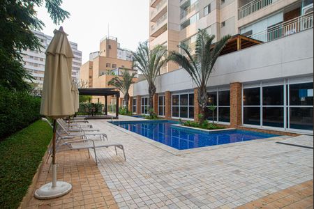 Apartamento para alugar com 240m², 3 quartos e 2 vagas Apartamento para alugar com 240m², 3 quartos e 2 vagasÁrea comum - Piscina