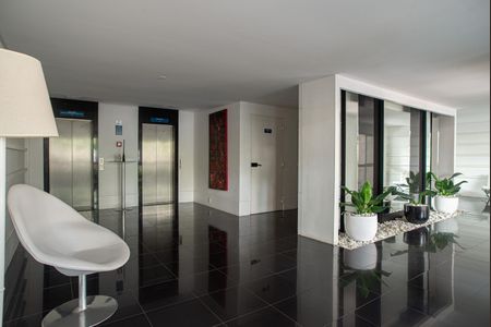 Apartamento para alugar com 240m², 3 quartos e 2 vagas Apartamento para alugar com 240m², 3 quartos e 2 vagasÁrea comum - Hall Social