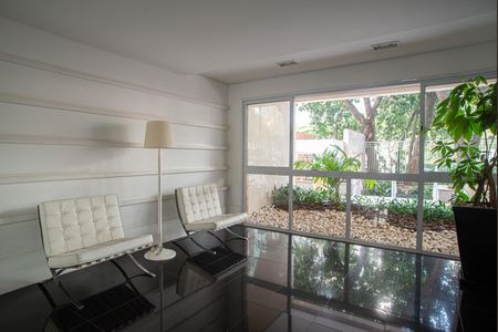 Apartamento para alugar com 240m², 3 quartos e 2 vagas Apartamento para alugar com 240m², 3 quartos e 2 vagasÁrea comum - Hall Social