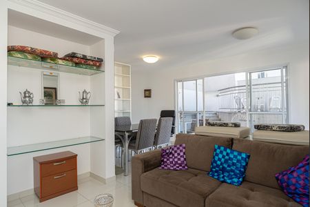 Apartamento para alugar com 240m², 3 quartos e 2 vagas Apartamento para alugar com 240m², 3 quartos e 2 vagasSala