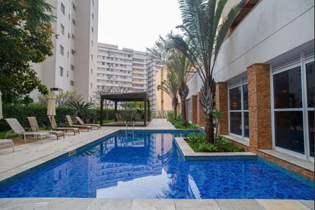 Apartamento para alugar com 240m², 3 quartos e 2 vagas Apartamento para alugar com 240m², 3 quartos e 2 vagasÁrea comum - Piscina