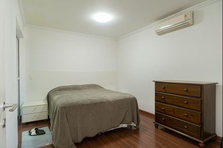 Apartamento para alugar com 240m², 3 quartos e 2 vagas Apartamento para alugar com 240m², 3 quartos e 2 vagasSuíte