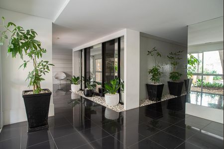 Apartamento para alugar com 240m², 3 quartos e 2 vagas Apartamento para alugar com 240m², 3 quartos e 2 vagasÁrea comum - Hall Social