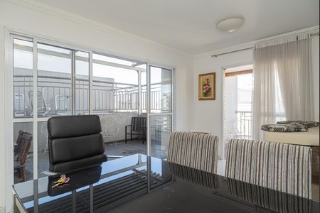 Apartamento para alugar com 240m², 3 quartos e 2 vagas Apartamento para alugar com 240m², 3 quartos e 2 vagasSala