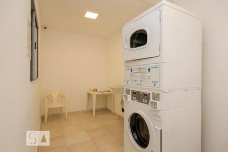 Apartamento para alugar com 240m², 3 quartos e 2 vagas Apartamento para alugar com 240m², 3 quartos e 2 vagasÁrea comum - Lavanderia