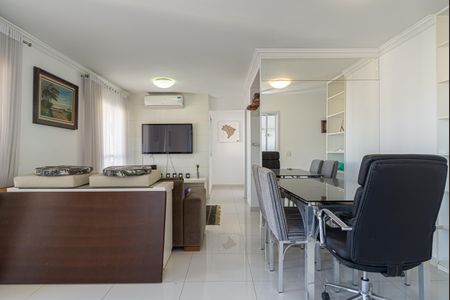 Apartamento para alugar com 240m², 3 quartos e 2 vagas Apartamento para alugar com 240m², 3 quartos e 2 vagasSala