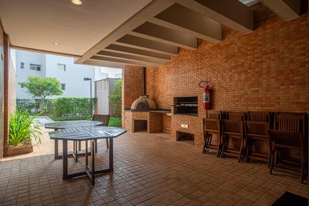 Apartamento para alugar com 240m², 3 quartos e 2 vagas Apartamento para alugar com 240m², 3 quartos e 2 vagasÁrea comum - Churrasqueira