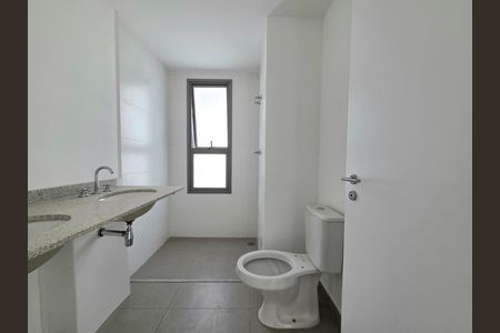 Apartamento à venda com 141m², 3 quartos e 2 vagas Apartamento à venda com 141m², 3 quartos e 2 vagasBanheiro da Suíte 2