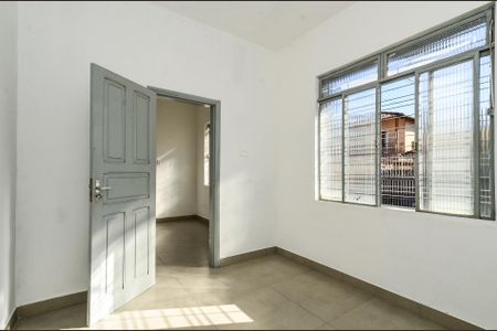 Quarto 1 de kitnet/studio para alugar com 2 quartos, 40m² em Santa Efigênia, Belo Horizonte