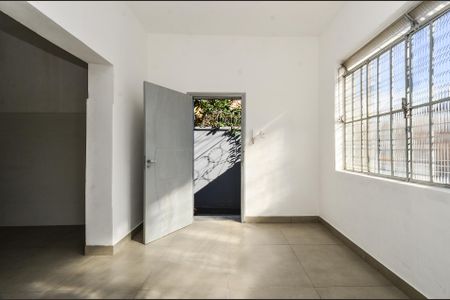 Sala de kitnet/studio para alugar com 2 quartos, 40m² em Santa Efigênia, Belo Horizonte