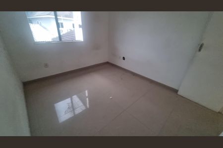 Casa de condomínio à venda com 300m², 4 quartos e 5 vagas Casa de condomínio à venda com 300m², 4 quartos e 5 vagasQuarto