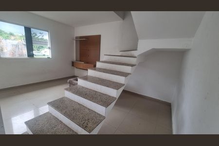 Casa de condomínio à venda com 300m², 4 quartos e 5 vagas Casa de condomínio à venda com 300m², 4 quartos e 5 vagasSala