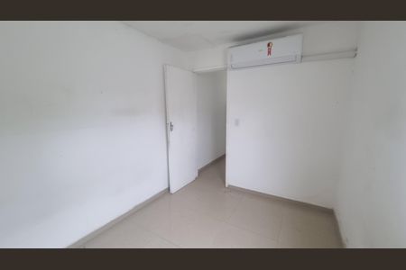 Casa de condomínio à venda com 300m², 4 quartos e 5 vagas Casa de condomínio à venda com 300m², 4 quartos e 5 vagasQuarto