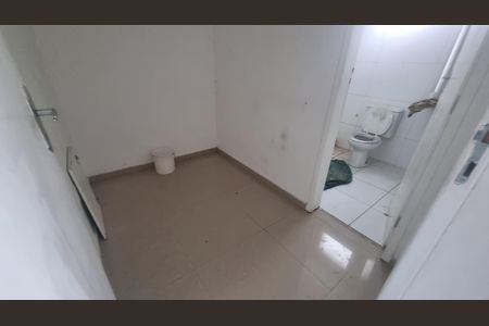 Casa de condomínio à venda com 300m², 4 quartos e 5 vagas Casa de condomínio à venda com 300m², 4 quartos e 5 vagasQuarto