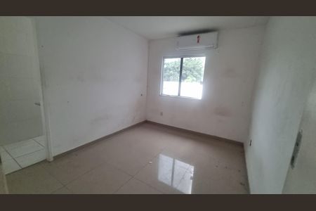 Casa de condomínio à venda com 300m², 4 quartos e 5 vagas Casa de condomínio à venda com 300m², 4 quartos e 5 vagasQuarto