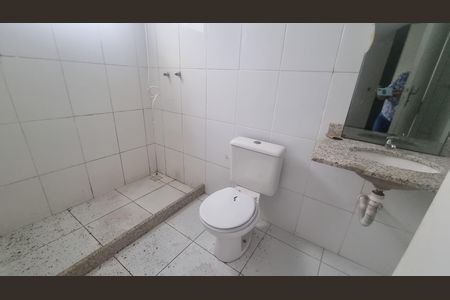 Casa de condomínio à venda com 300m², 4 quartos e 5 vagas Casa de condomínio à venda com 300m², 4 quartos e 5 vagasBanheiro