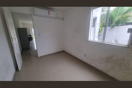 Casa de condomínio à venda com 300m², 4 quartos e 5 vagas Casa de condomínio à venda com 300m², 4 quartos e 5 vagasQuarto