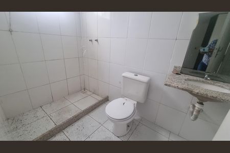 Casa de condomínio à venda com 300m², 4 quartos e 5 vagas Casa de condomínio à venda com 300m², 4 quartos e 5 vagasBanheiro