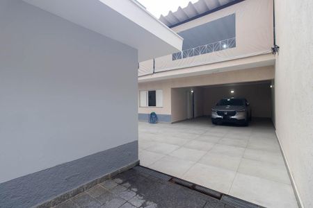 Casa à venda com 360m², 3 quartos e 5 vagas Casa à venda com 360m², 3 quartos e 5 vagasGaragem