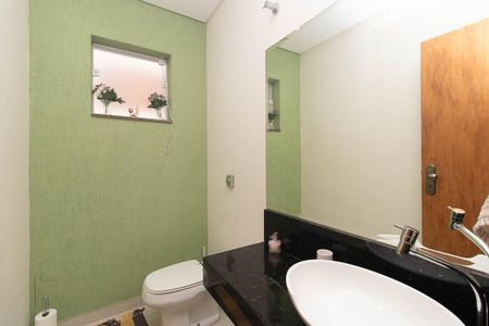 Casa à venda com 360m², 3 quartos e 5 vagas Casa à venda com 360m², 3 quartos e 5 vagasLavabo