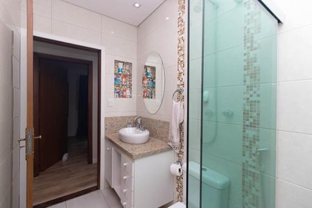 Casa à venda com 360m², 3 quartos e 5 vagas Casa à venda com 360m², 3 quartos e 5 vagasBanheiro Social
