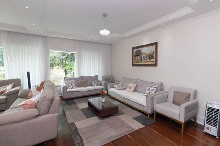 Casa à venda com 360m², 3 quartos e 5 vagas Casa à venda com 360m², 3 quartos e 5 vagasSala