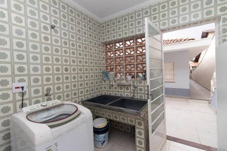 Casa à venda com 360m², 3 quartos e 5 vagas Casa à venda com 360m², 3 quartos e 5 vagasÁrea de Serviço